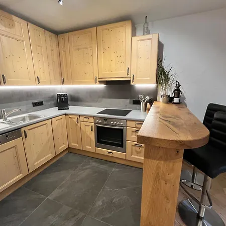 Rent Michael Кицбюэль