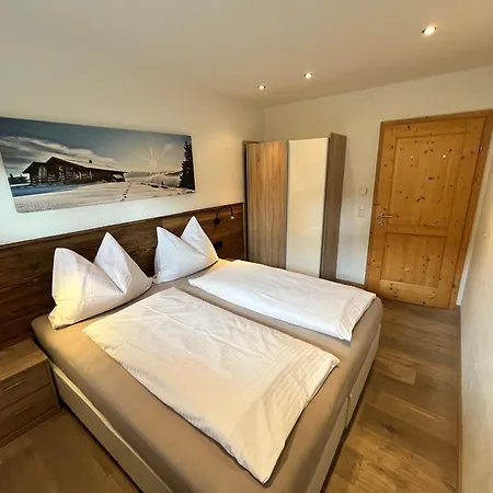 Rent Michael アパート *